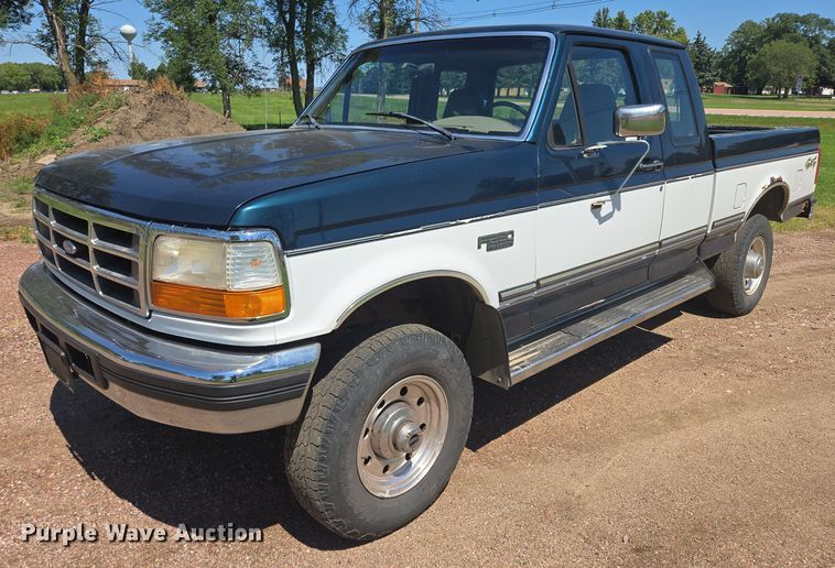 1997 Ford F250  SuperCab pickup truck - DY1106