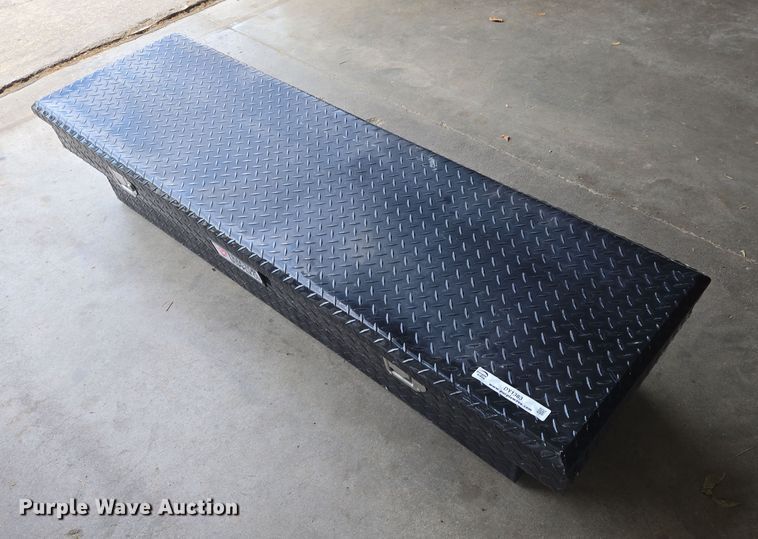 Tractor Supply Co toolbox - DY1383