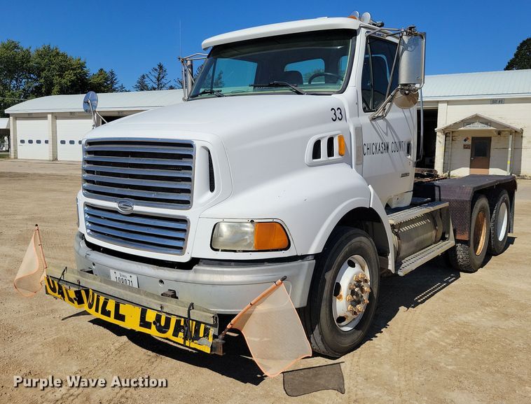 2000 Sterling AT9500 semi truck - DZ6616