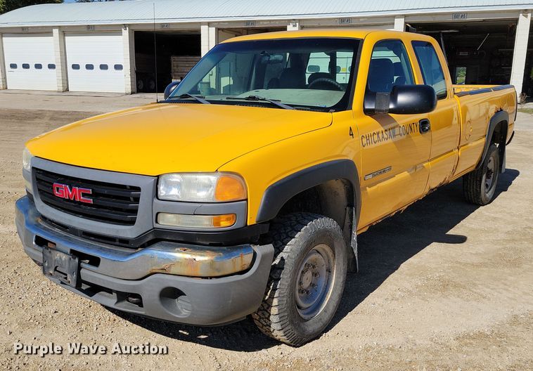 2005 GMC Sierra 2500HD Ext. Cab pickup truck - EA2609