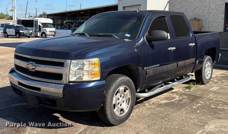 2009 Chevrolet Silverado 1500 Crew Cab pickup truck - EA7481