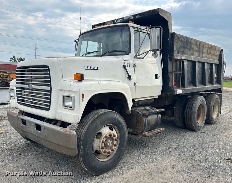 1995 Ford LT8000 dump truck - EE3982