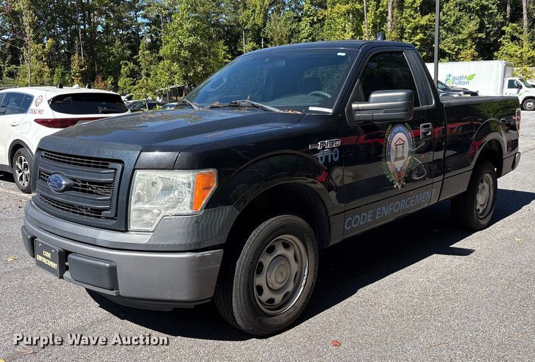 2014 Ford F150 pickup truck - EM6063