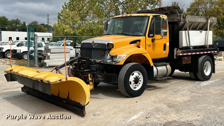 2005 International 7400 flatbed truck - ET3289