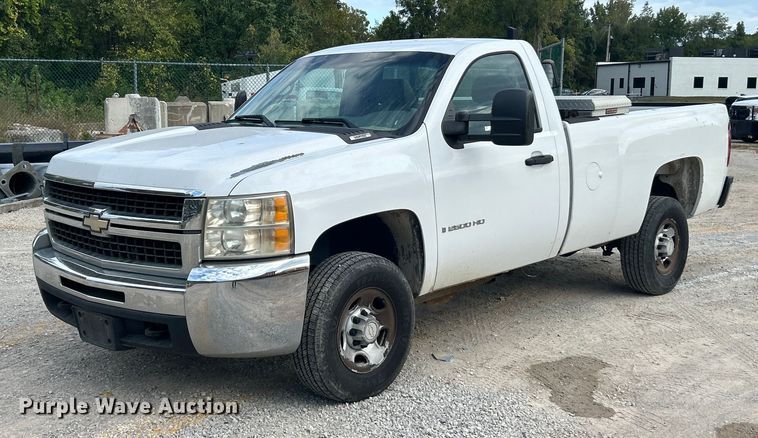 2008 Chevrolet Silverado 2500HD pickup truck - ET3298
