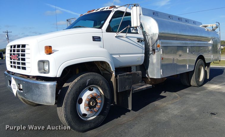 2000 GMC C7500 fuel truck - DJ7856