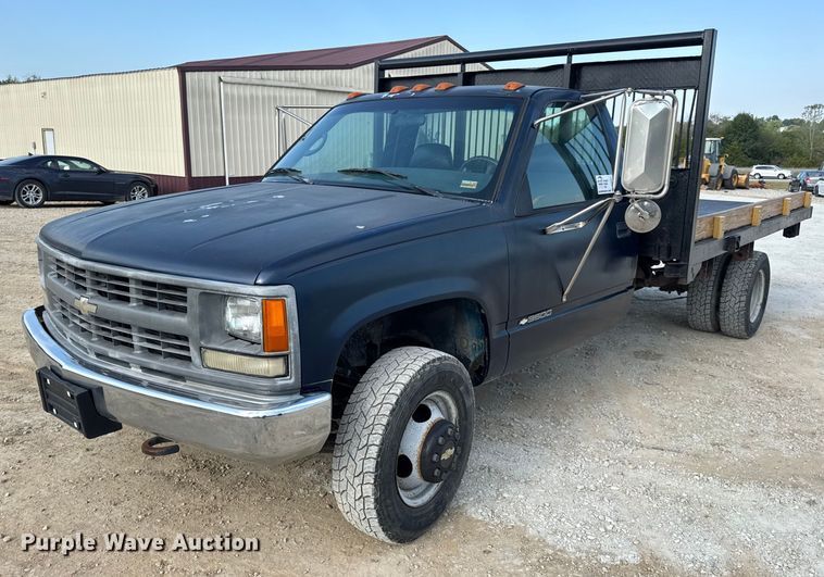 1995 Chevrolet Cheyenne C3500 flatbed pickup truck - DO2372