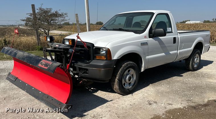 2006 Ford F250 Super Duty pickup truck - DP8893