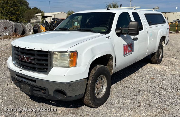 2009 GMC Sierra 2500HD Ext. Cab pickup truck - DU1425