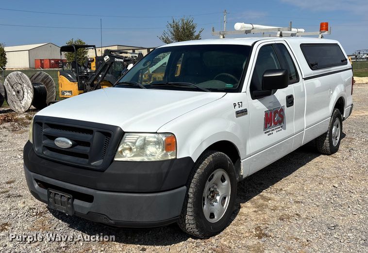 2008 Ford F150 pickup truck - DU1427