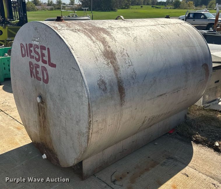 Approximately 500 gallon diesel tank - DW4256