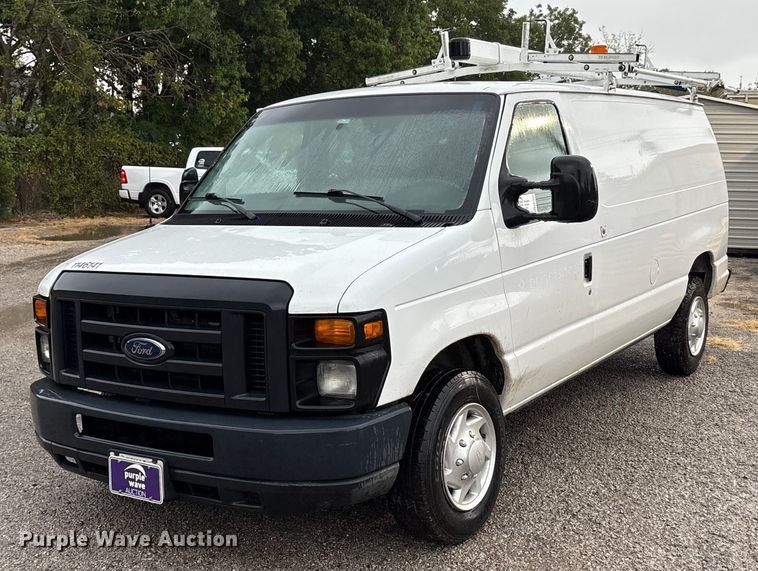 2014 Ford E150 van - EA7550