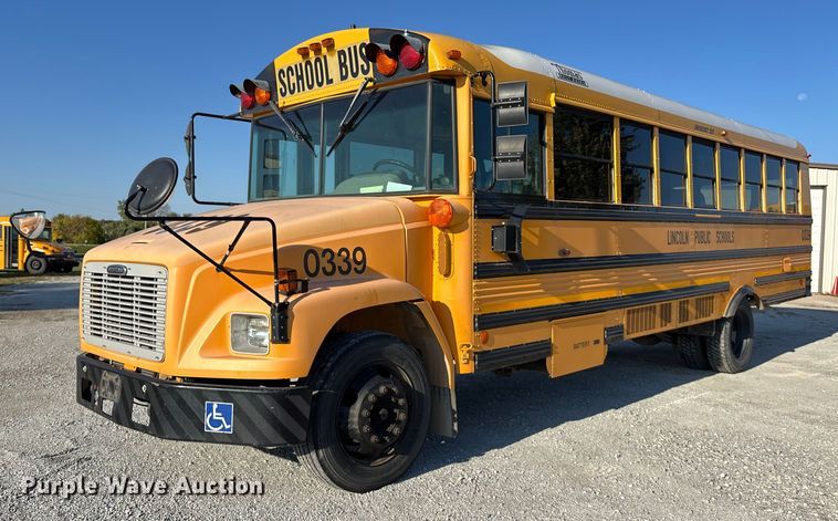 2003 Freightliner FS65 school bus - EE4075