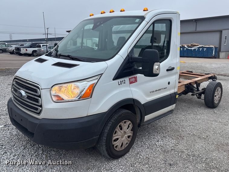2017 Ford Transit 350 van cab and chassis - EH7532
