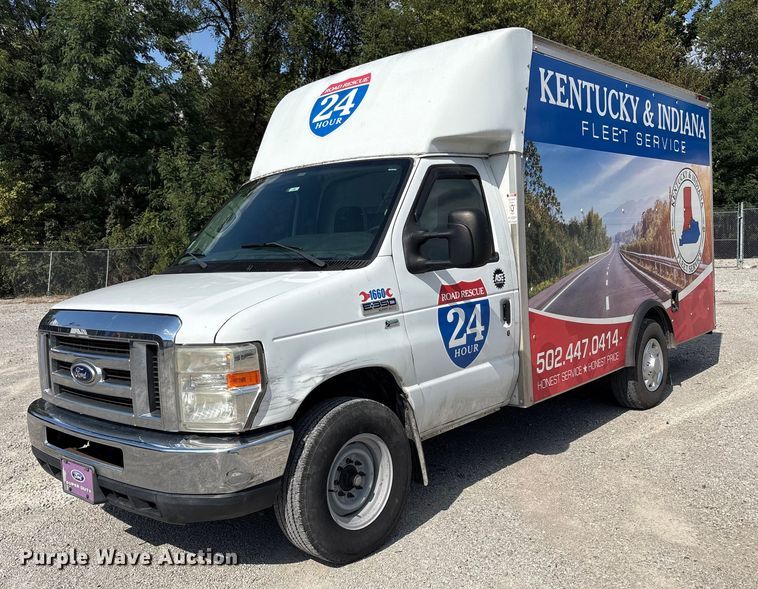 2015 Ford E350 Super Duty box truck - EM6067