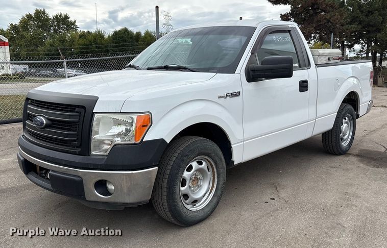 2014 Ford F150 pickup truck - EM6091