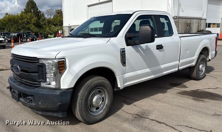 2018 Ford F250 Super Duty SuperCab pickup truck - EM6095