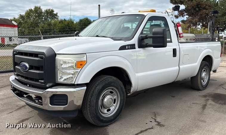 2016 Ford F250 Super Duty pickup truck - EM6098