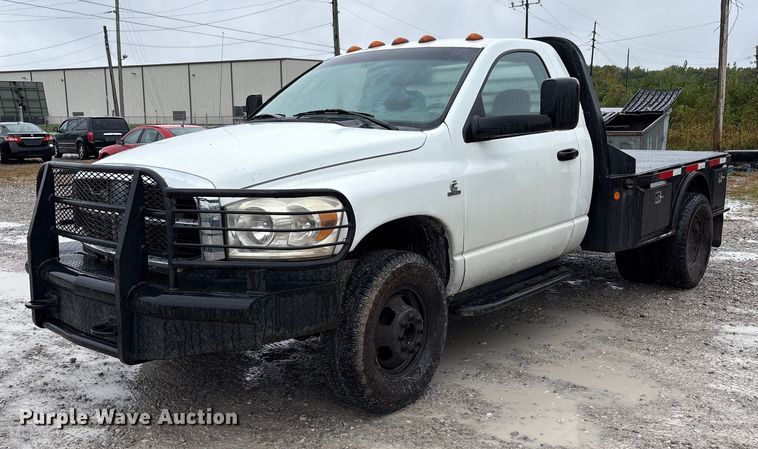 2006 Dodge Ram 3500 flatbed pickup truck - EM6104