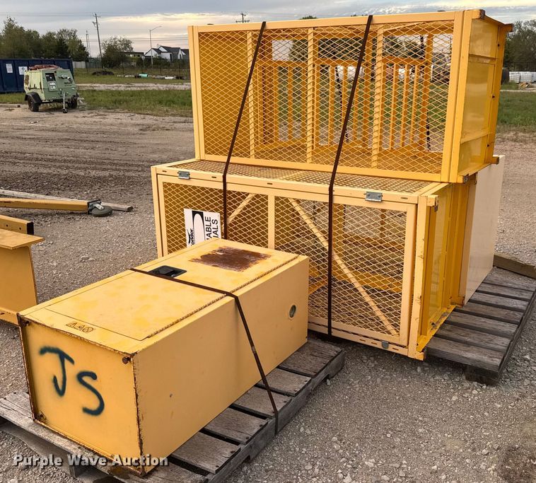 (4) flammable storage cabinets - EM8270