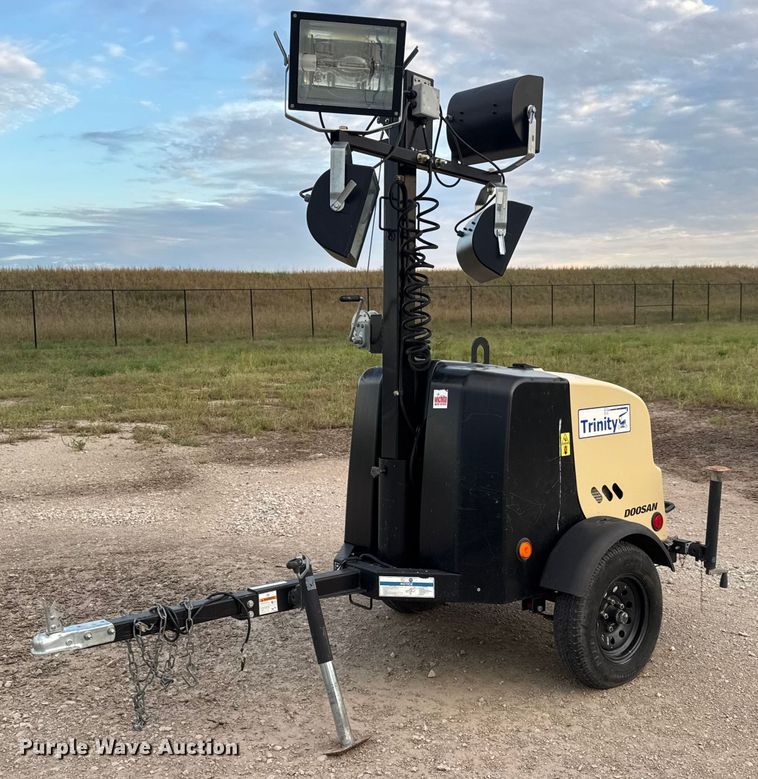 2019 Doosan LCV6WKUB-60HZ-T4F light plant - EM8272