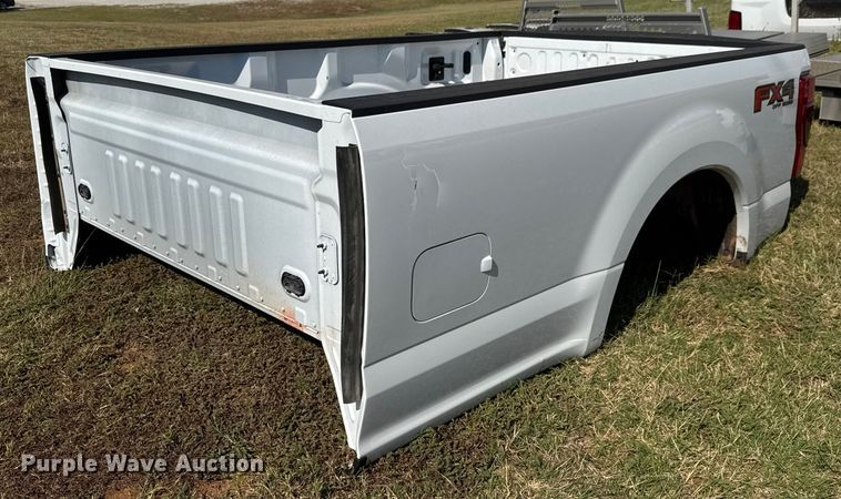 Ford Super Duty pickup truck bed - EM8327