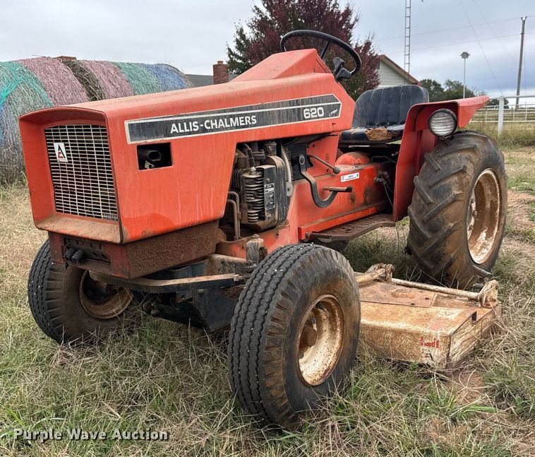 Allis-Chalmers 620 lawn tractor - EM8353
