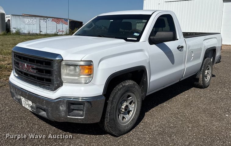 2014 GMC Sierra 1500 pickup truck - EP0688
