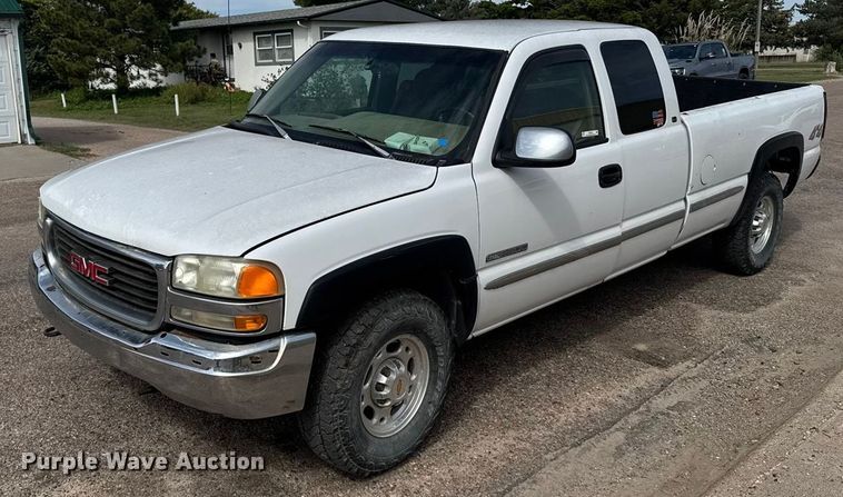 1999 GMC Sierra 2500 Ext. Cab pickup truck - ER2492