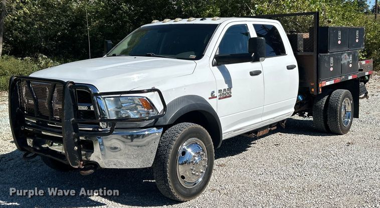 2014 RAM 4500HD Crew Cab flatbed truck - ET3223