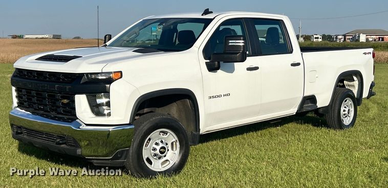 2022 Chevrolet Silverado 3500HD Crew Cab pickup truck - ET3239
