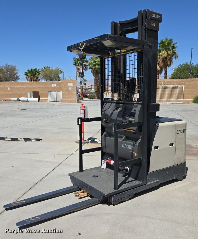 2017 Crown SP3520-30 order picker - EU2532