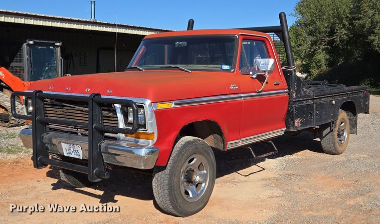 1979 Ford F250 flatbed pickup truck - EU3798