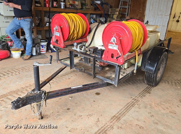 Shop built turf sprayer - EU3901