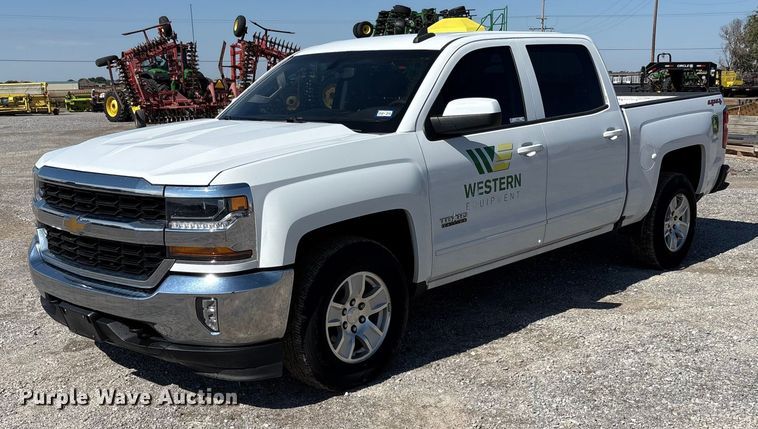 2017 Chevrolet Silverado 1500 Crew Cab pickup truck - EU4698