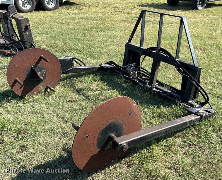 Balemaster BMU-3000 Special skid steer bale unroller - GH9423