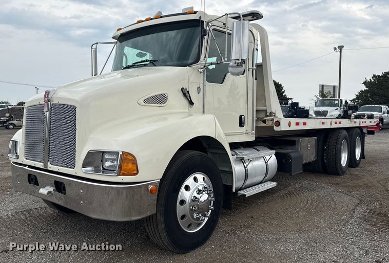 2008 Kenworth T300 rollback truck - NU9601