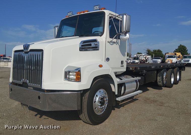 2019 Western Star 4700 flatbed truck - NU9722