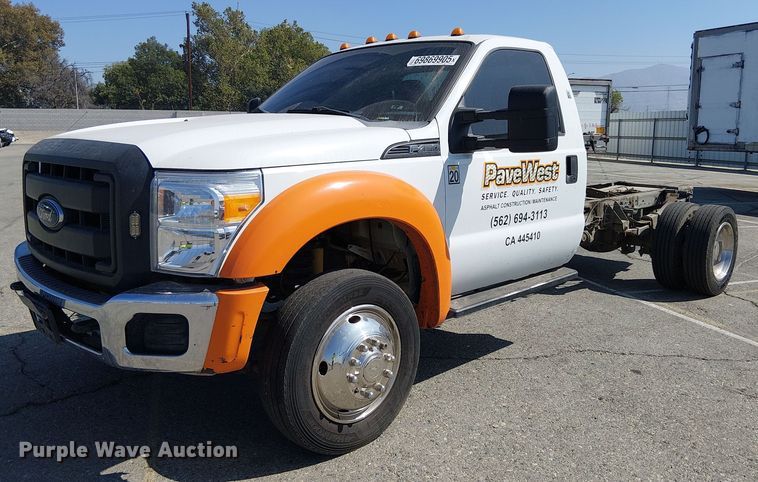 2013 Ford F450 Super Duty truck cab and chassis - YA0985