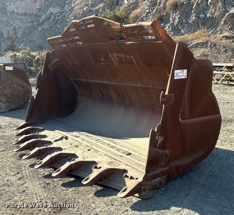 Caterpillar 156" W bucket - DH8737