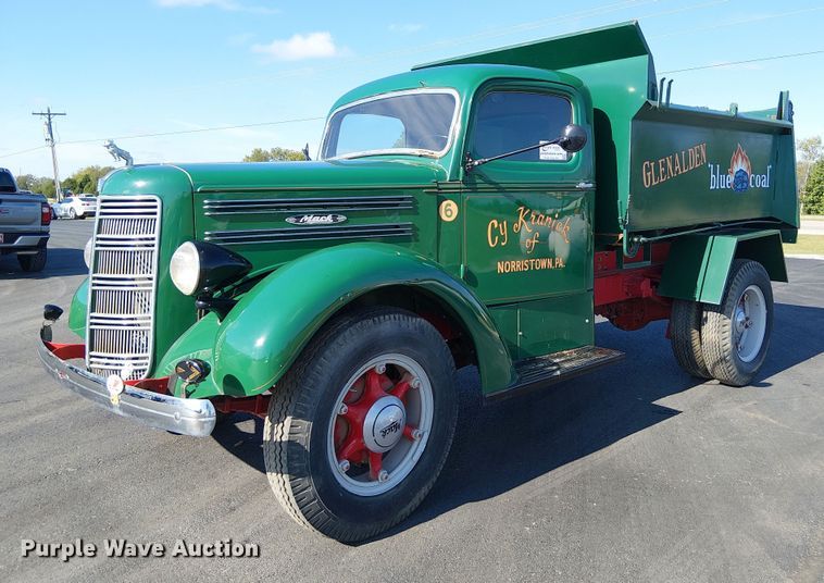 1938 Mack EE dump truck - DJ7858