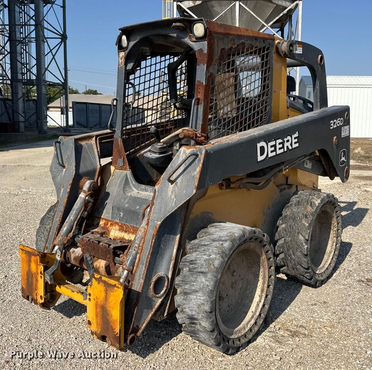 2011 John Deere 326D skid steer loader - DO2368