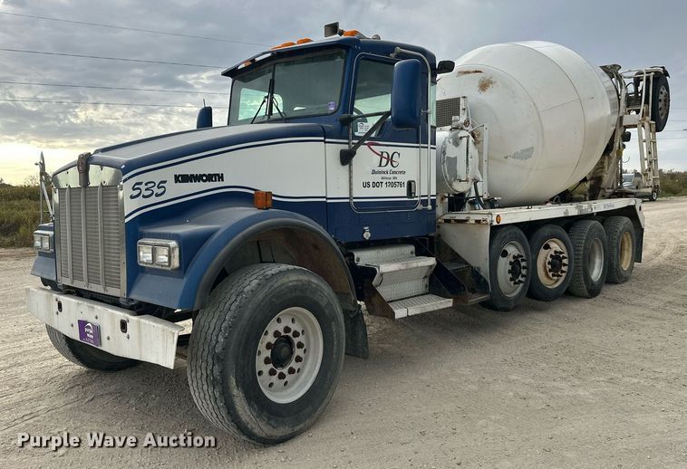 2005 Kenworth W900 ready mix truck - DW4260