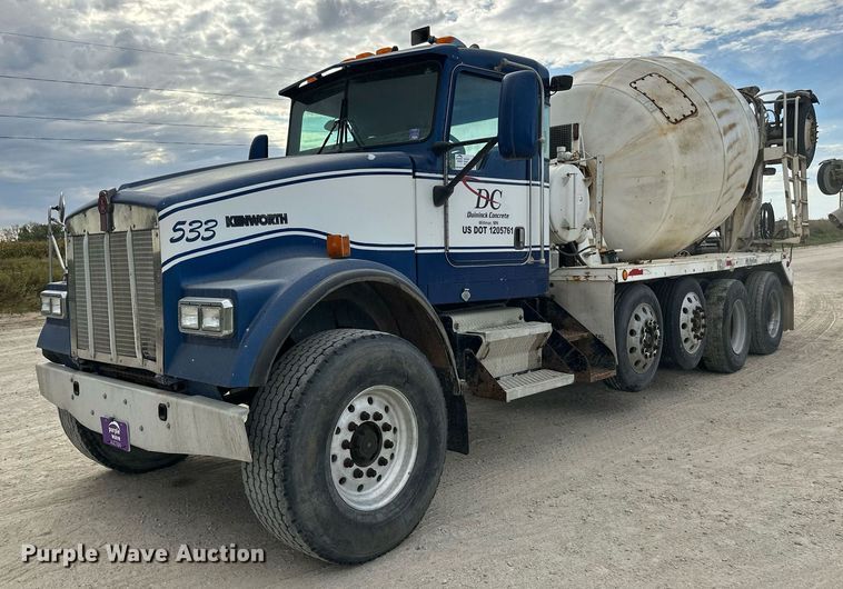 2005 Kenworth W900 ready mix truck - DW4262
