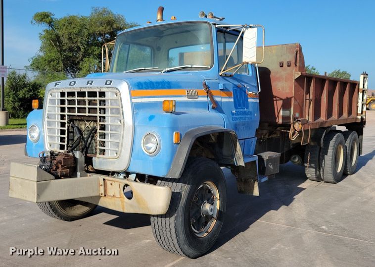 1979 Ford 9000 dump truck - DX7196