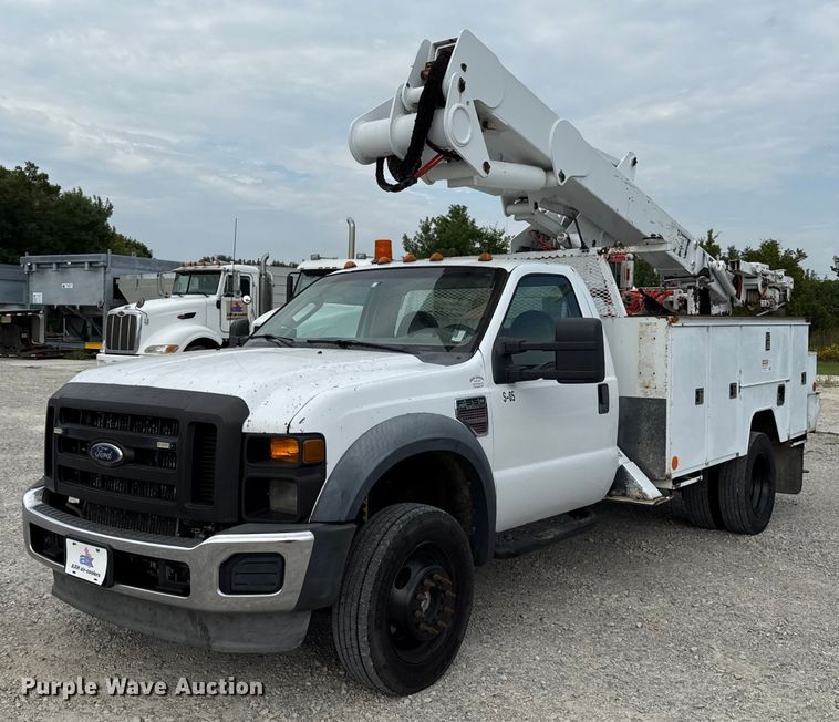 2009 Ford F550 Super Duty bucket truck - DY8195