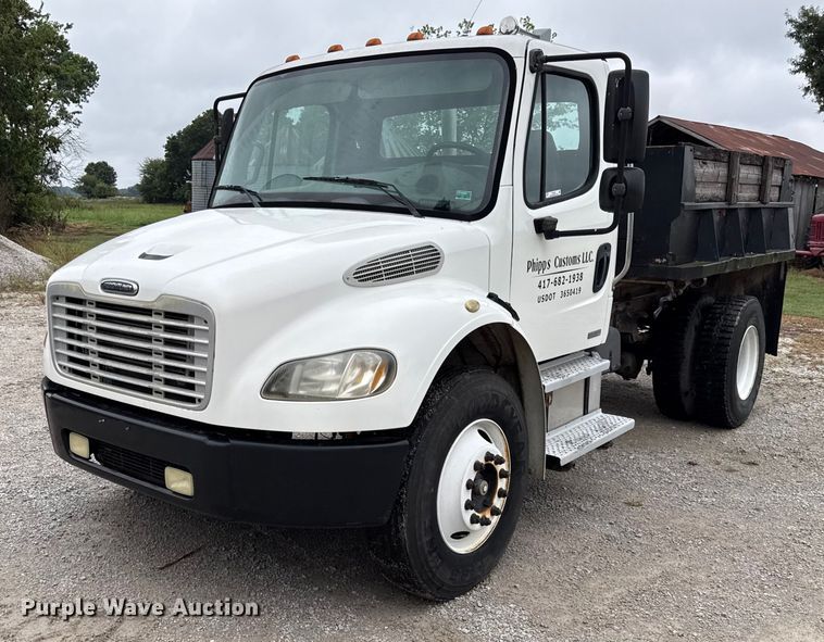2004 Freightliner M2 dump truck - DY8230