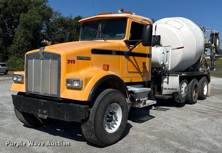 2000 Kenworth ready mix truck - DY8237