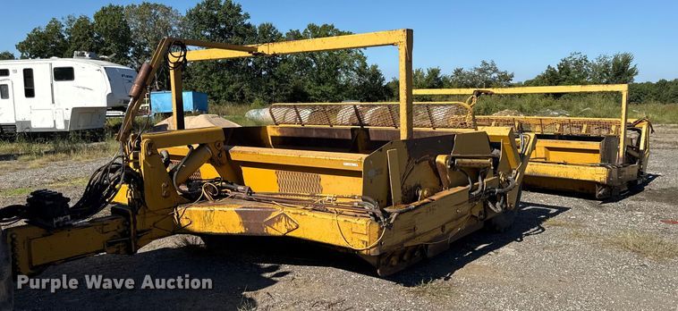 (2) Reynolds pull type scrapers - DY8241