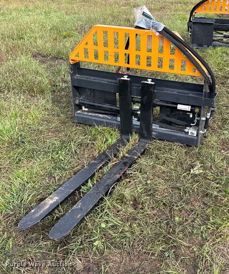 2025 Wolverine PFA-11-3300G skid steer forks - DY8260